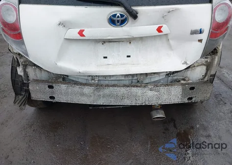 2014 Toyota Prius C One z USA, uszkodzony, nr VIN JTDKDTB37E1562940